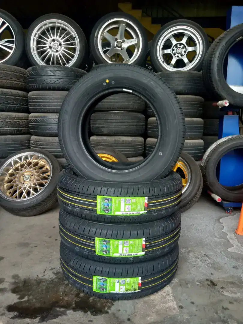 Ban innova reborn bridgestone ep300. 205 65 16