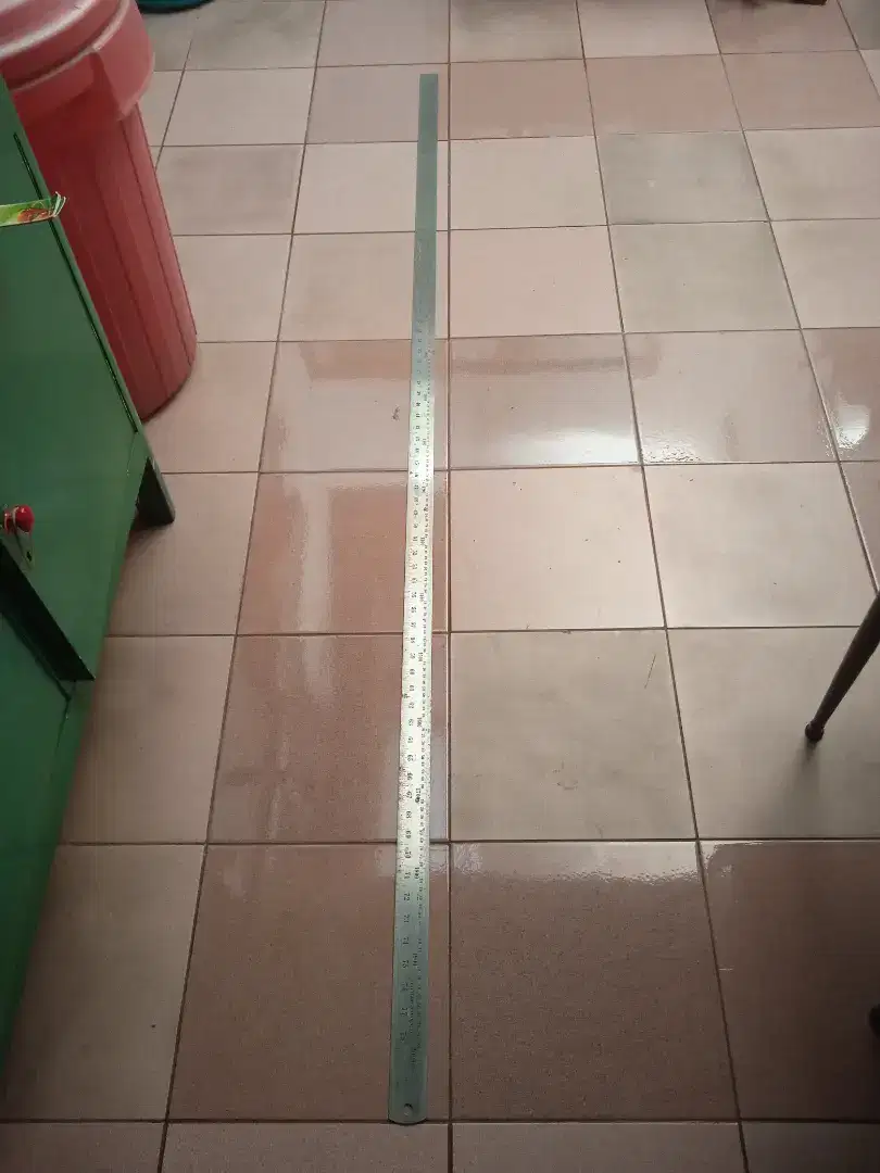 Penggaris Stainless Tebal Mistar Ruler 200 cm 2 m kondisi baik