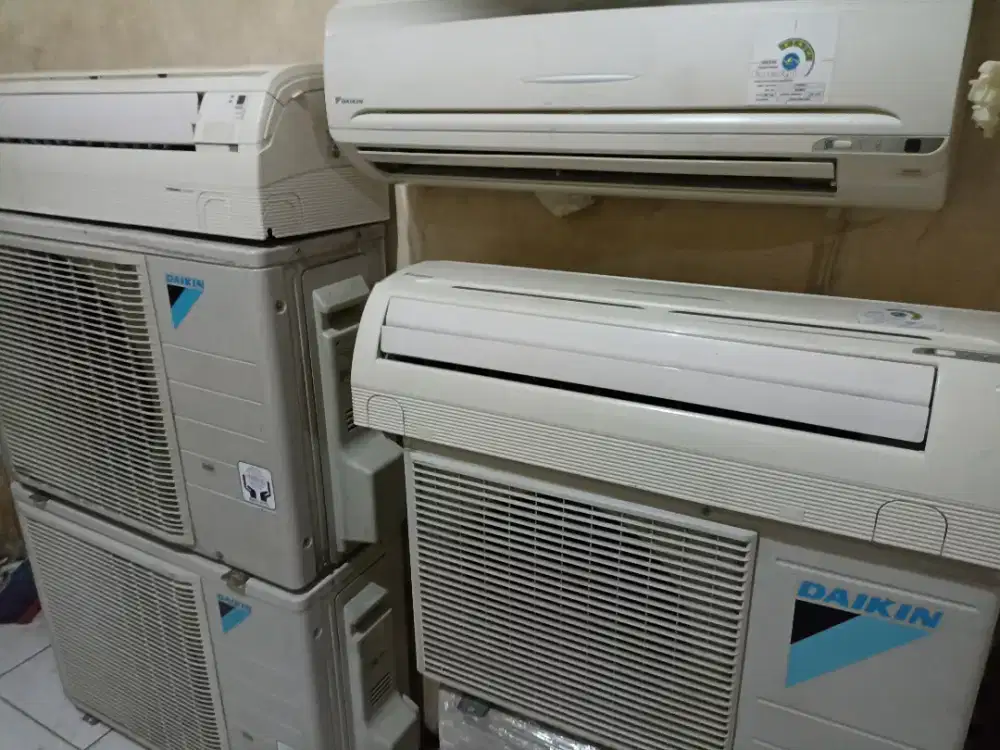 AC daikin thailand standar 1/2pk dan 1pk