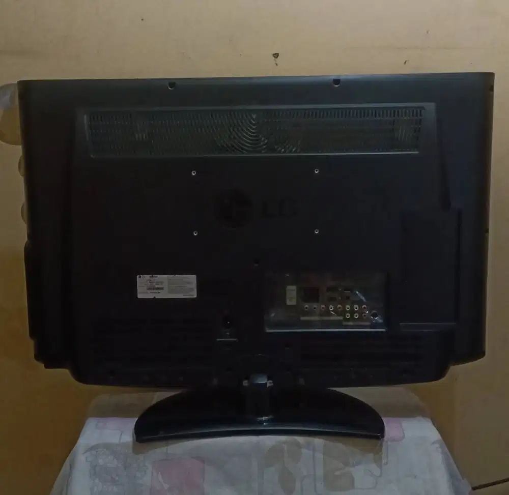 TV LED LG 32 Kondisi Seperti BARU, Sudah ada Port AUX HDMI, USB VGA,.