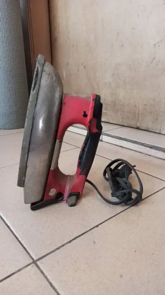 Setrika Listrik / Electric Iron