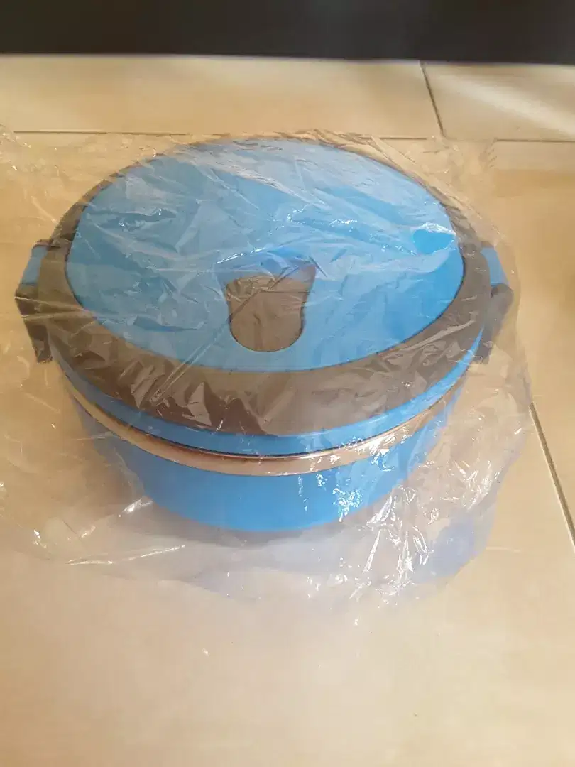 KUCHE lunch box warna biru