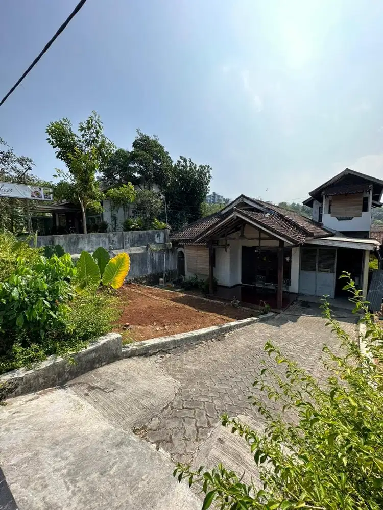 Dijual Rumah cocok untuk usaha ruko, hotel dll ditengah kota.