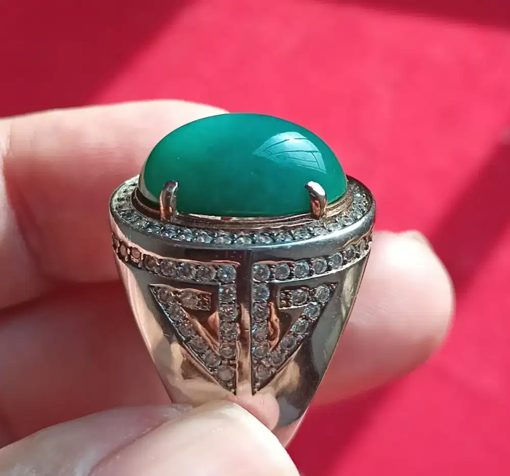 Cincin pria dengan Batu Bacan Natural