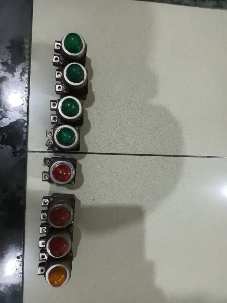 Pilot lamp panel 220 v