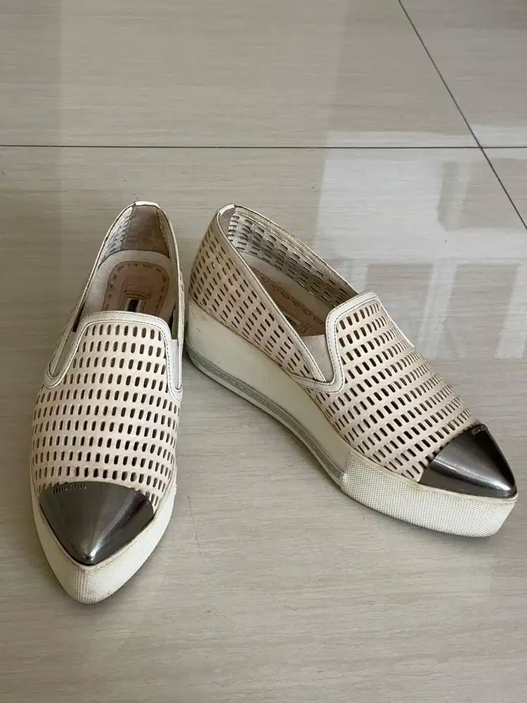 Sepatu Miumiu size 38 Authentic
