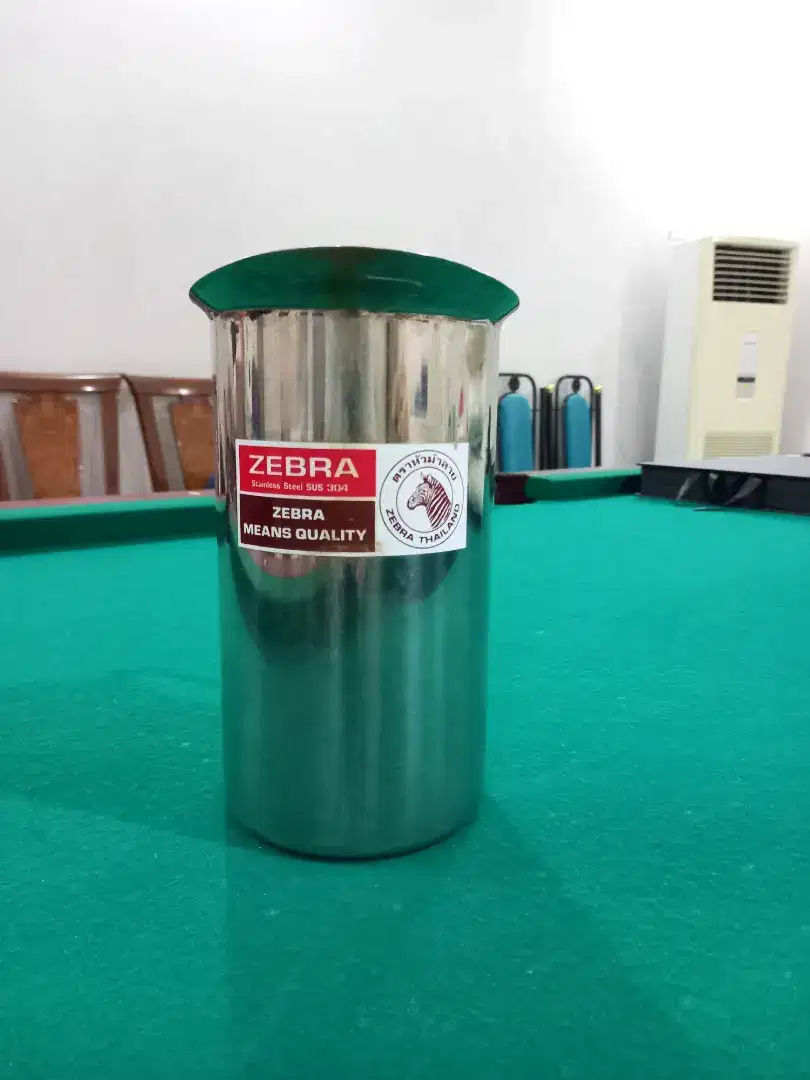 Water Jug Zebra Stainless 1900 CC