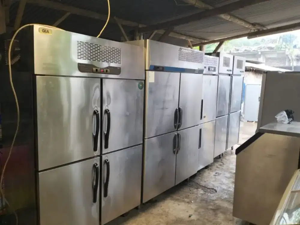 UPRIGHT FREZER 4 DOOR BEKAS