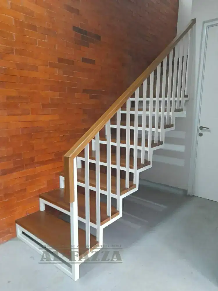 Tangga Z-Shape Custom: Memperindah Ruangan dengan Sentuhan Industrial