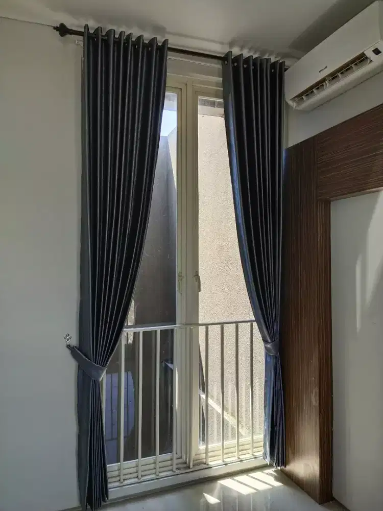 Melayani pesanan dan pemasangan