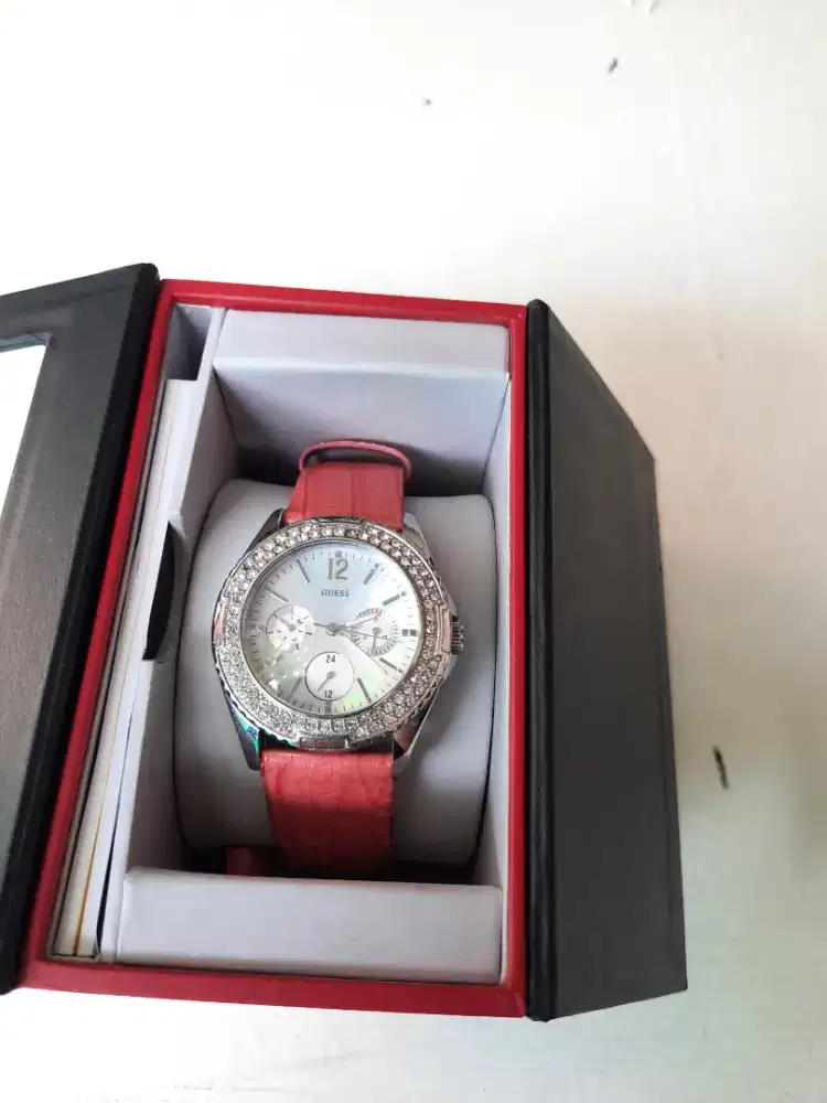 Jam Tangan Guess Ladies Preloved Nyala Normal