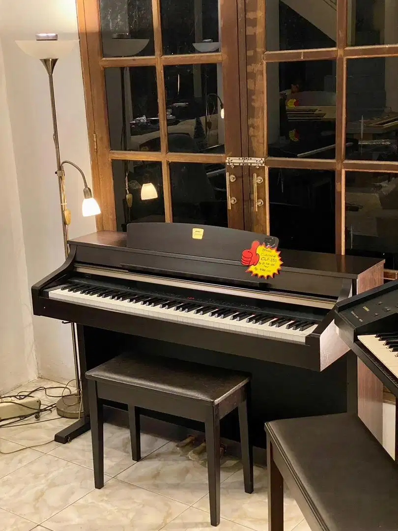 Piano Yamaha Clavinova CLP-330R Electone DGX Arius
