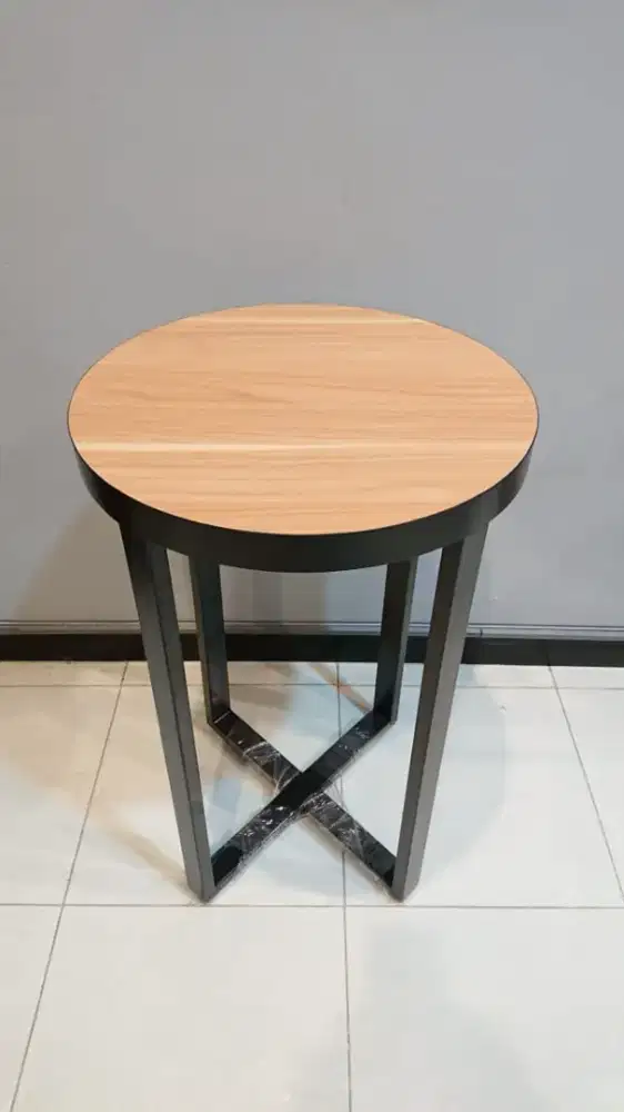 Jual Meja Bulat Masih istimewa