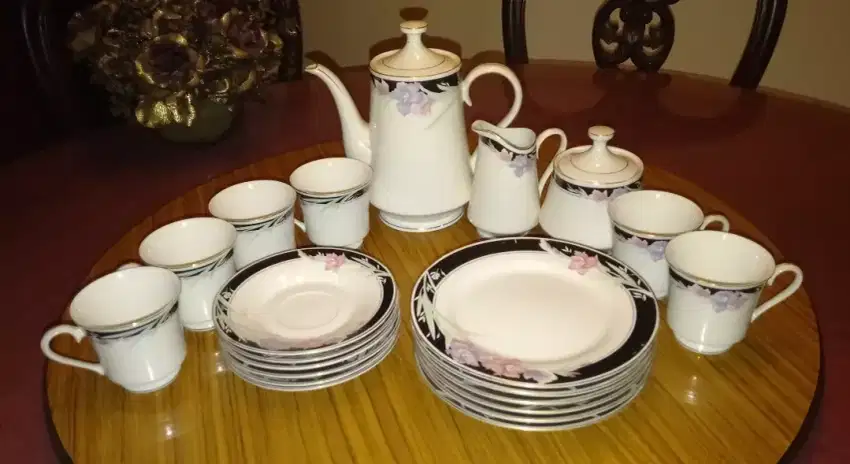 Cangkir teh dan teko(Budlet Fine China Ivory)