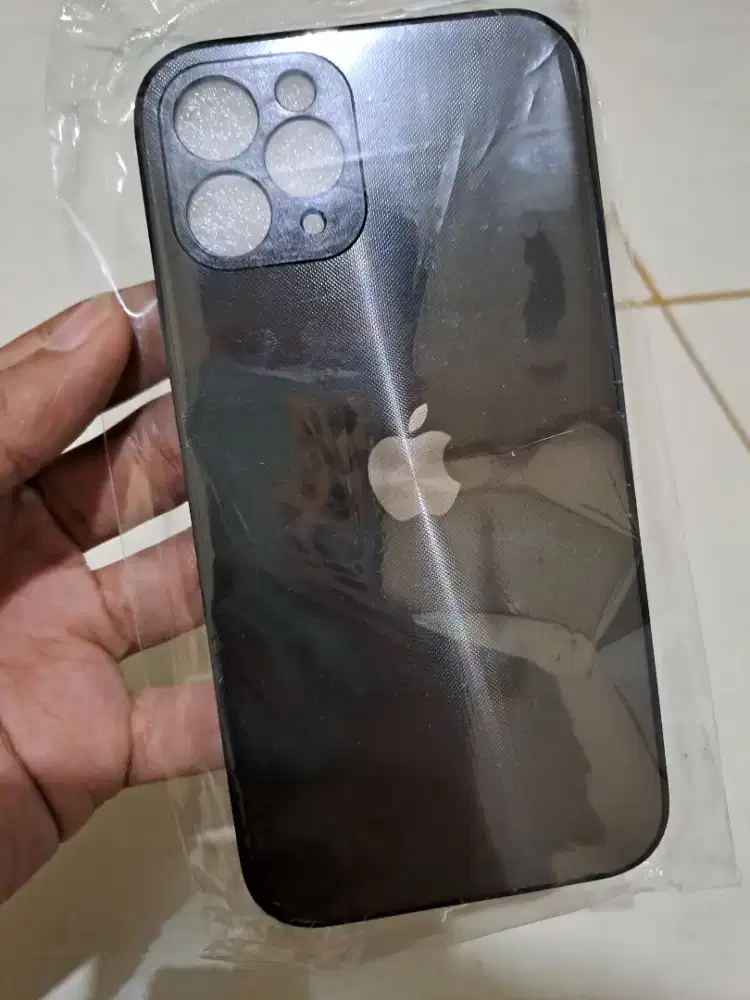 Case black iphone 11 pro Keren