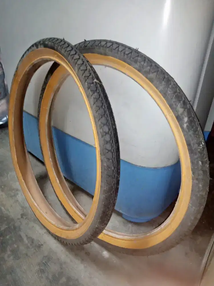 Ban sepeda BMX ukuran 20