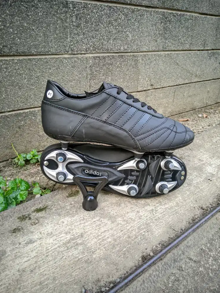 SepatuBola PulBesi AsliKulit PullBlack