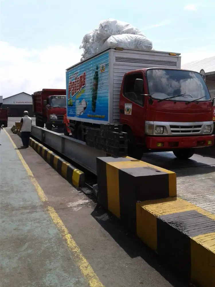 Jembatan Timbang Truk Sumba Barat Daya