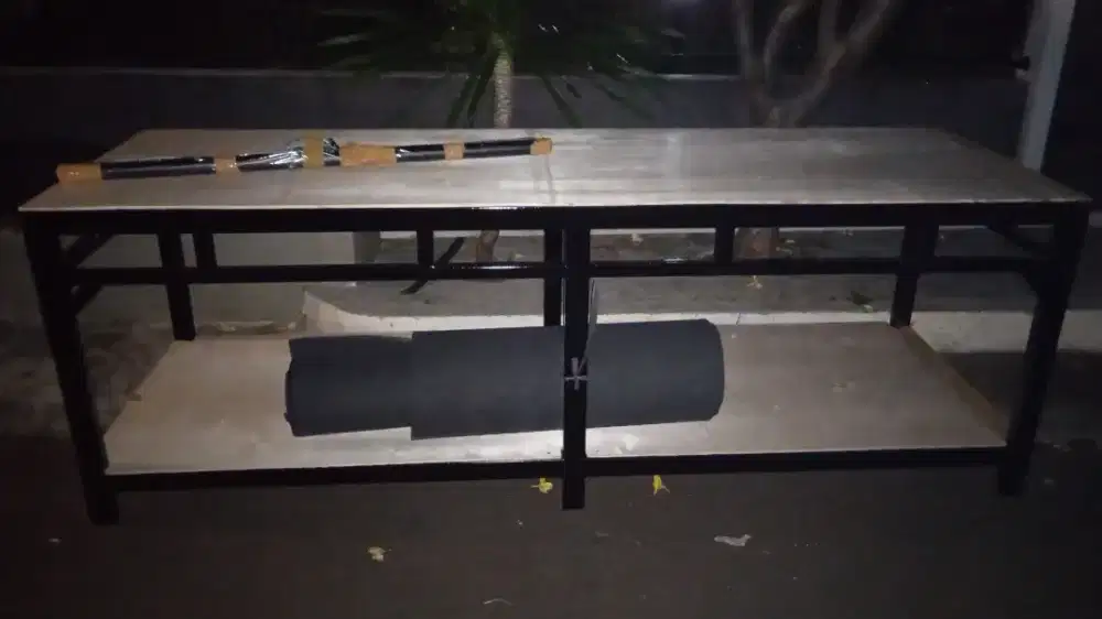 Rak hollo besi siku besar tiga empat tingkat