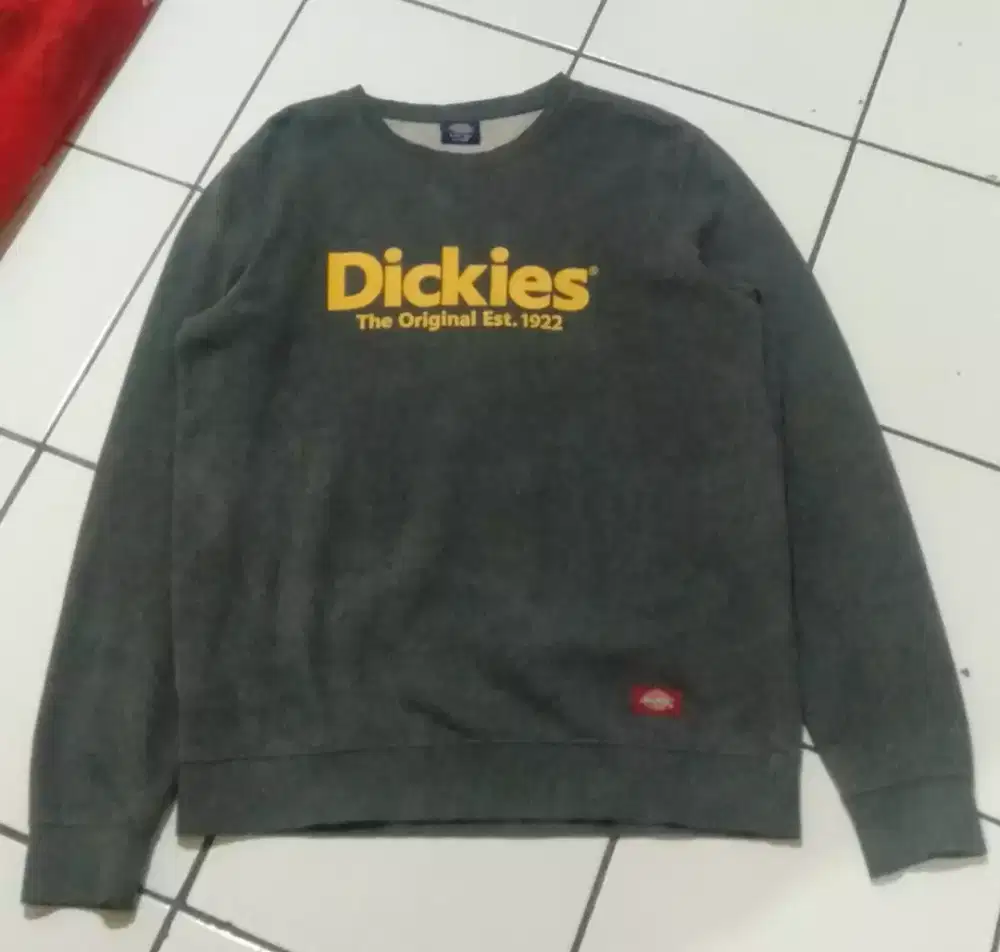 CN Dickies(XL) & Converse(L)