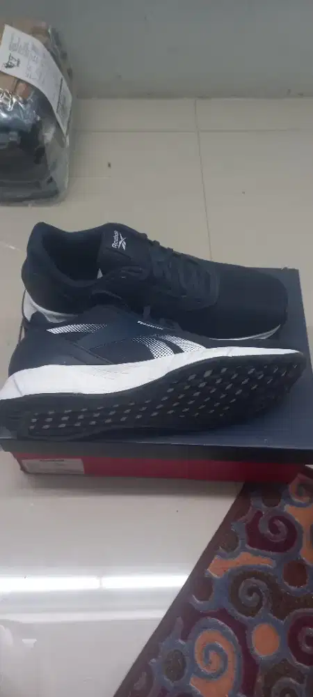 Sepatu running Rebook Lite Plus 2.0