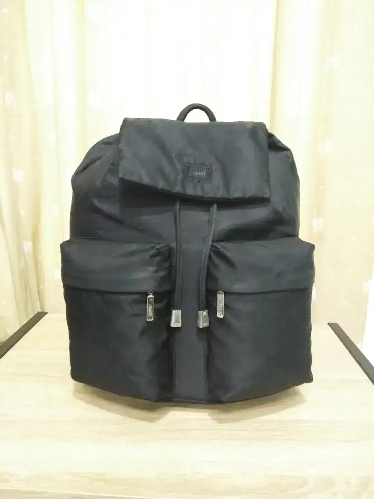 Tas punggung merk ESPRIT original.