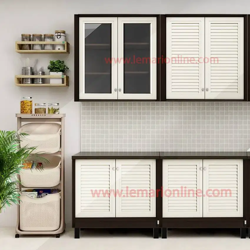 Lemari Dapur 4 Pintu (atas & bawah) C