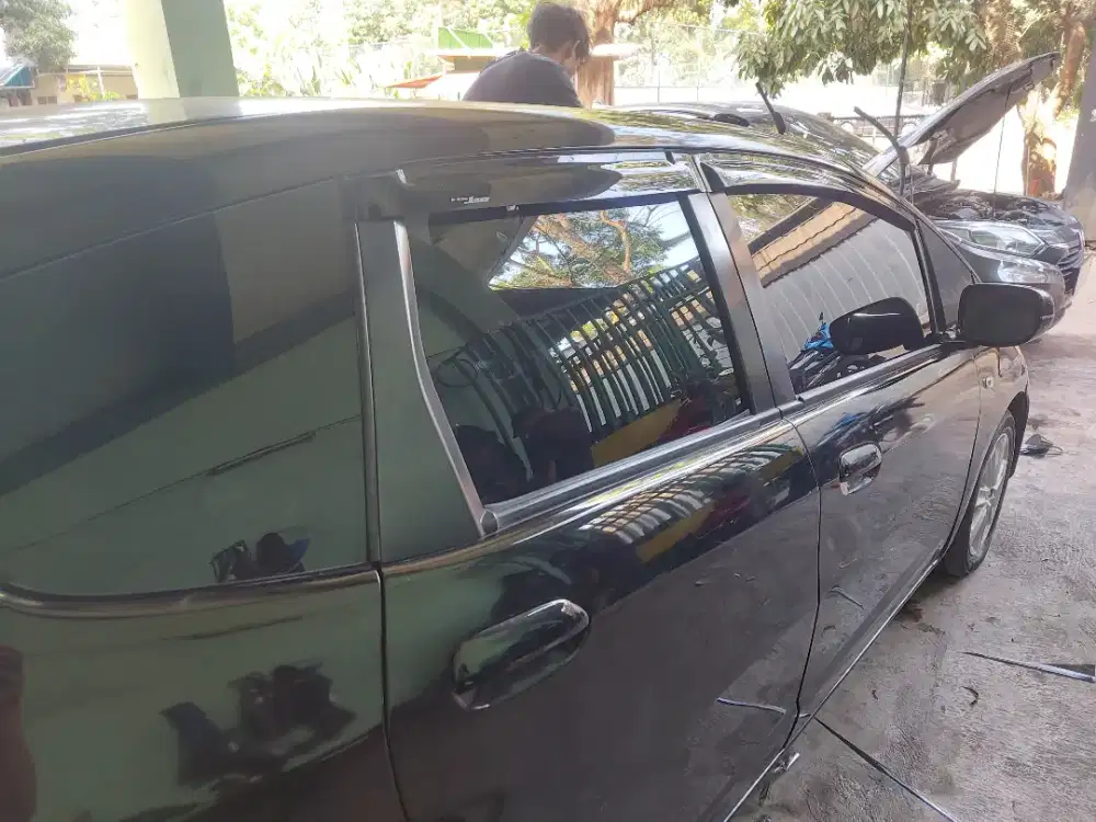 panggilan teknisi pasang kaca film mobil