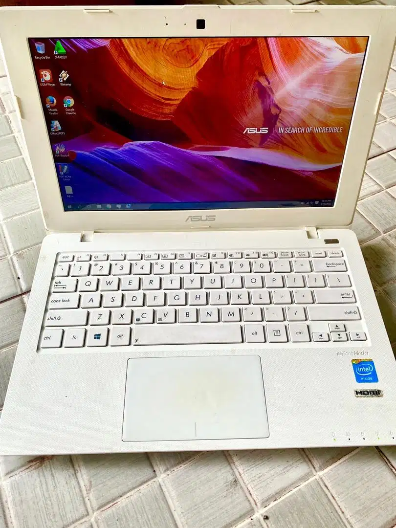 Netbook Asus X200 Putih Slim