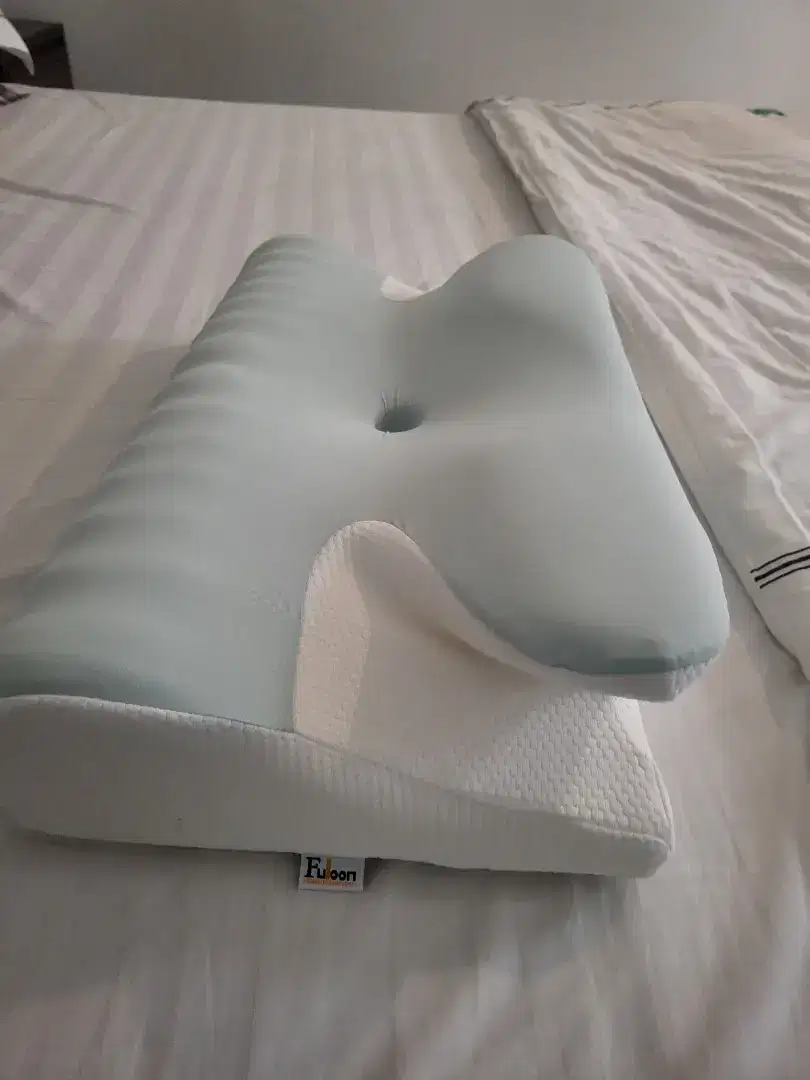 Bantal memory foam leher cervical