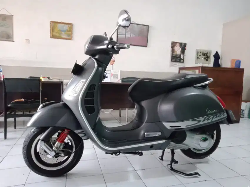 Vespa GTS 150 2014 msh spt baru andika motor