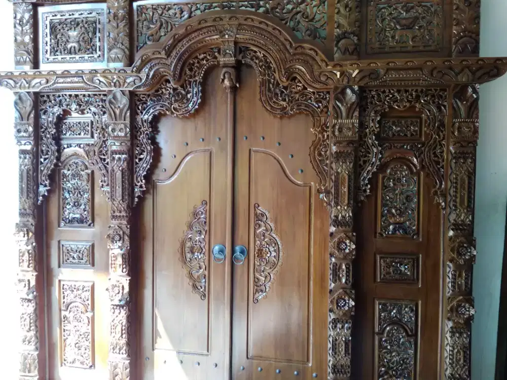 Gebyok ukir jati Jepara