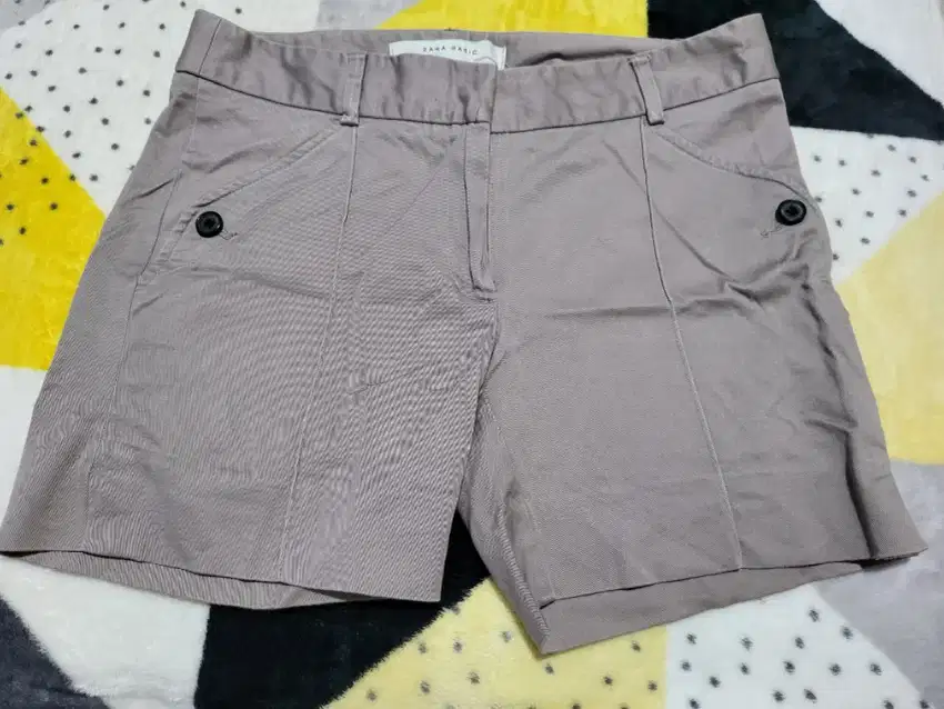 Celana denim pendek merk ZARA