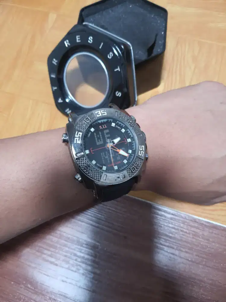 Jam tangan tacktical fiv one original dual time ya