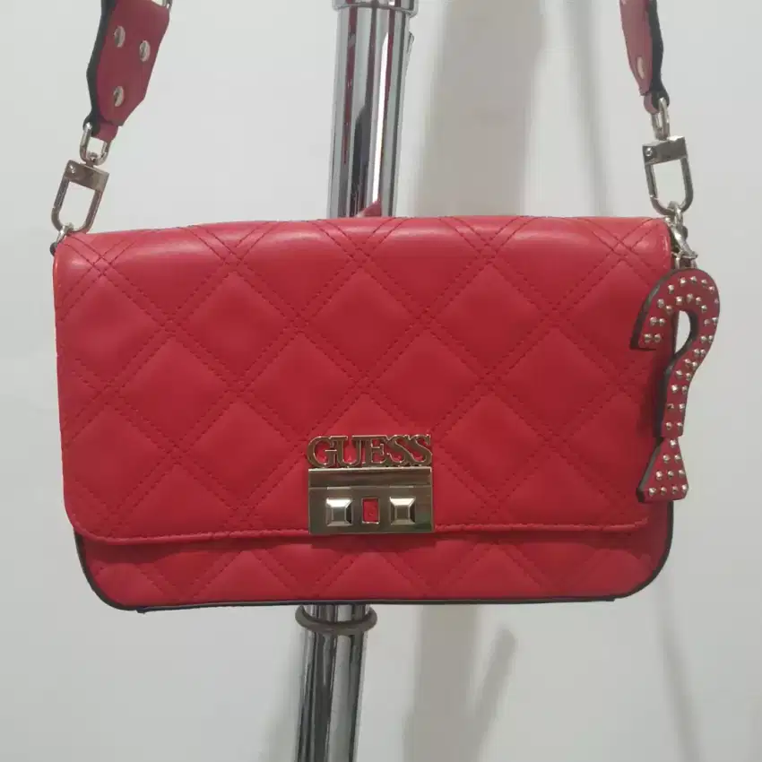 Tas Guess Merah Preloved