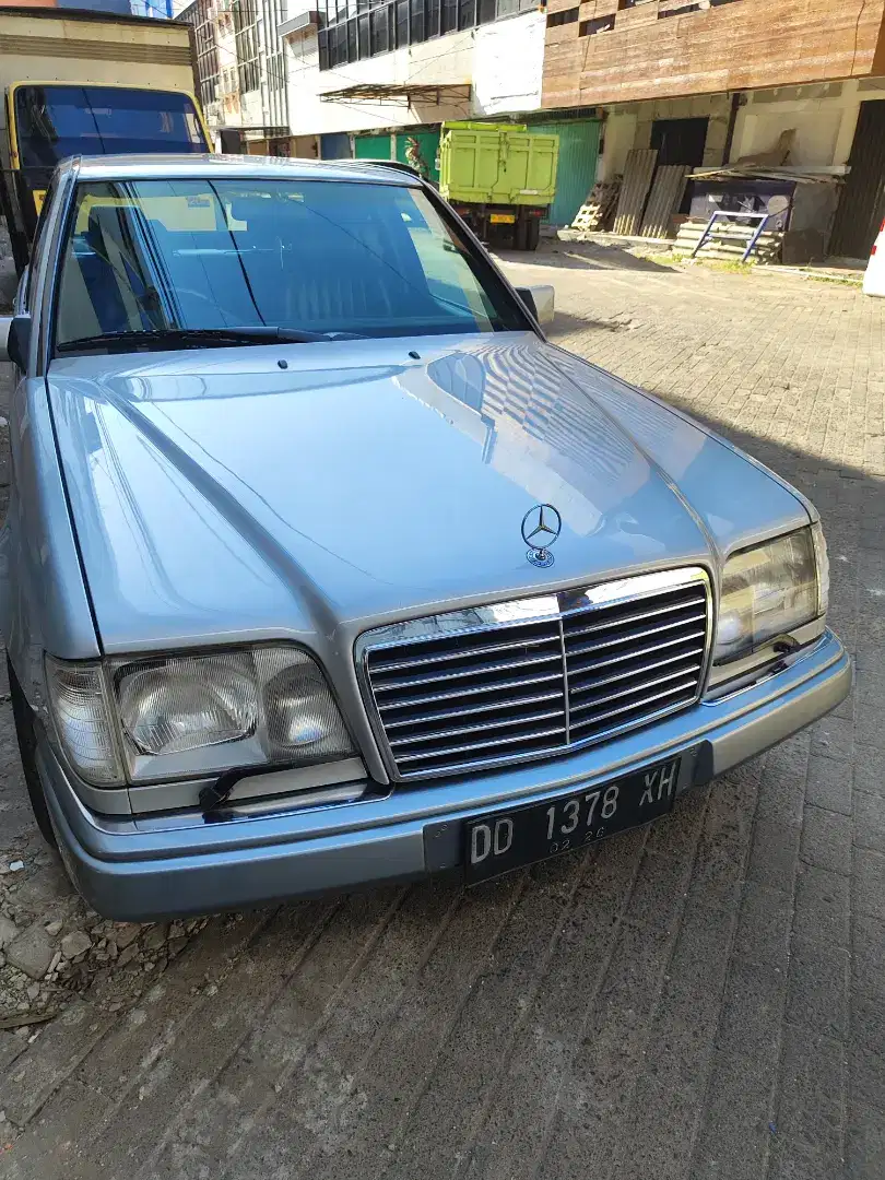 Mercedes-Benz E320