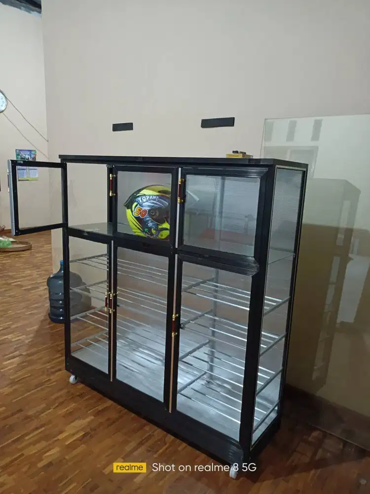rak sepatu dan helm murah