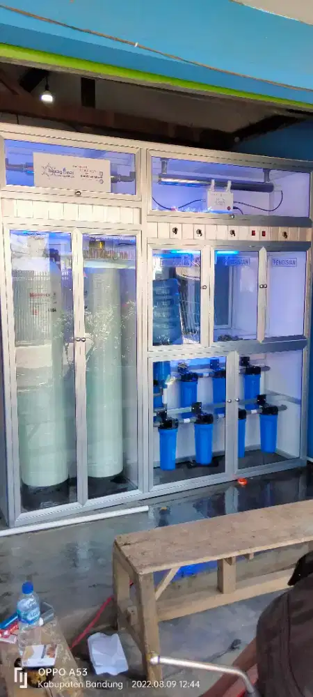 Sepesialis bikin mesin isi ulang air galon