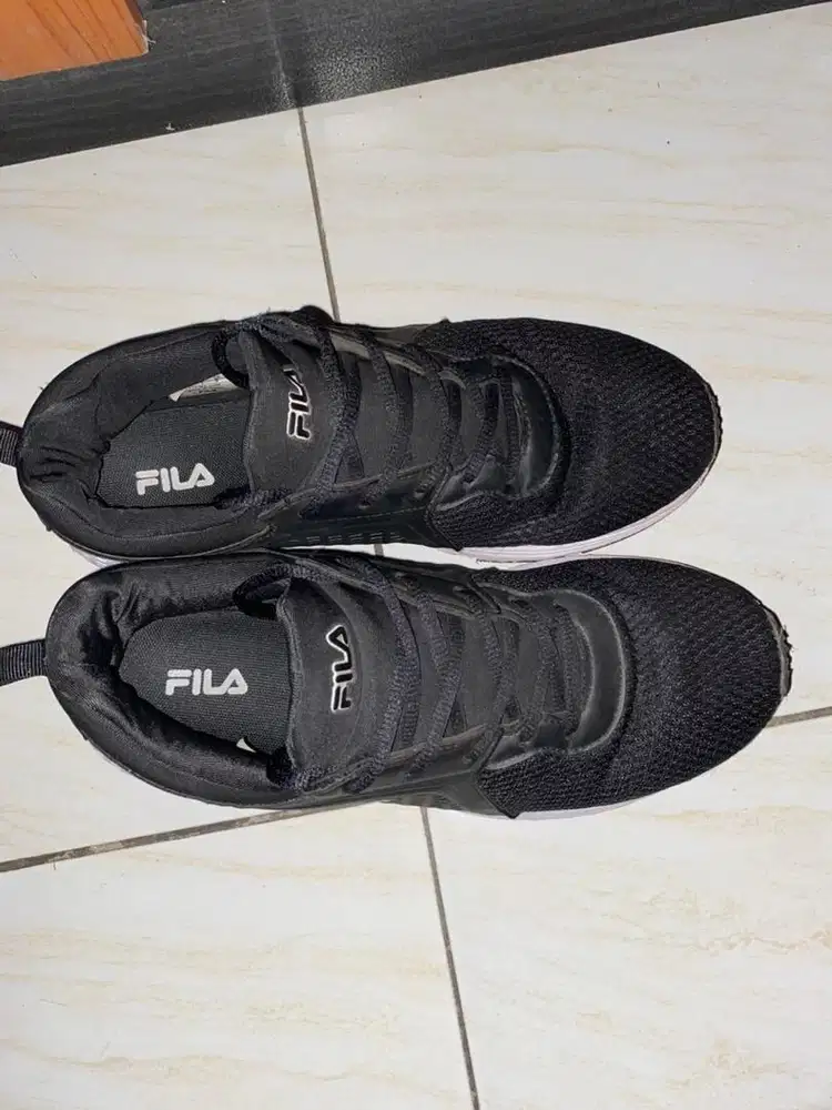 Sepatu fila ori