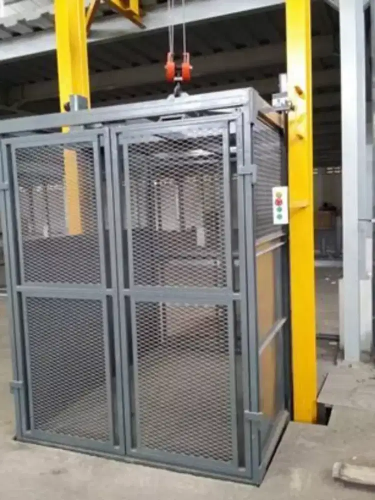 Lift barang untuk industri