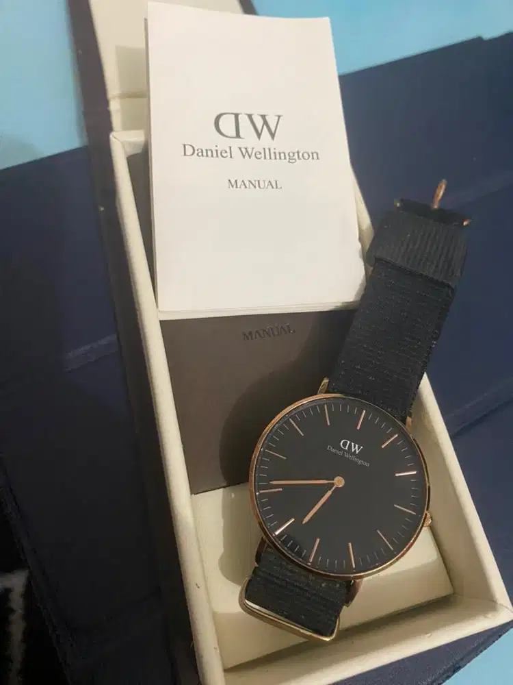 Daniel wellington classic hot sale black cornwall 36mm