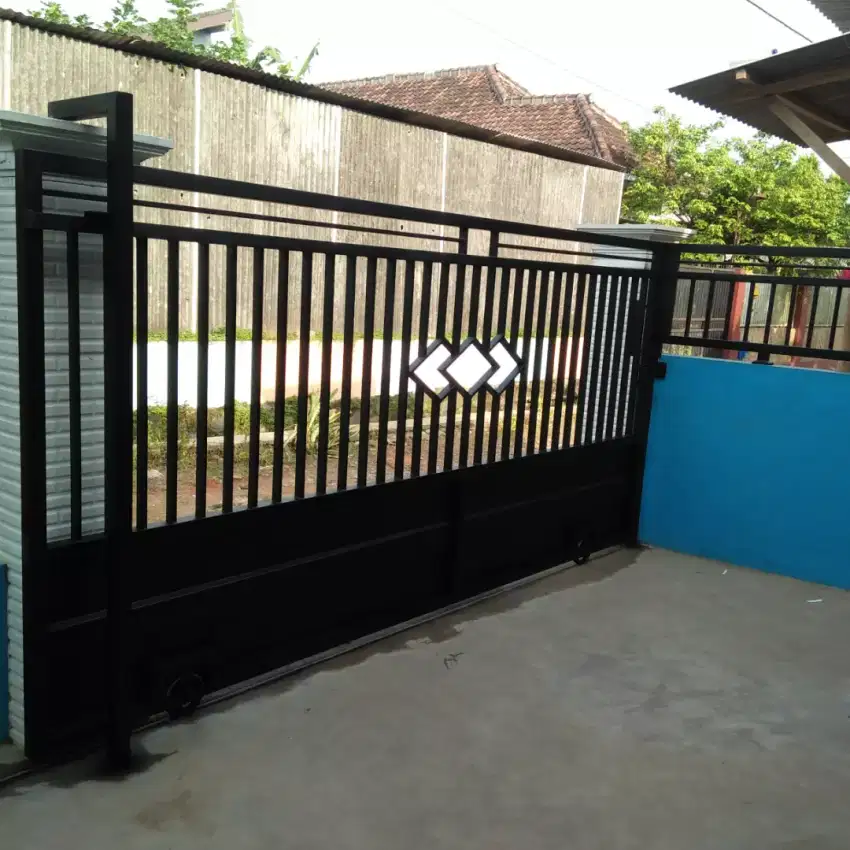 Pintu pagar minimalis