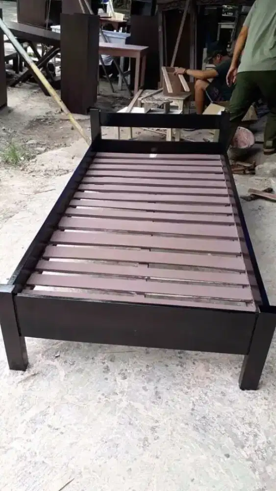 Risbang dipan tempat tidur berbagi ukuran