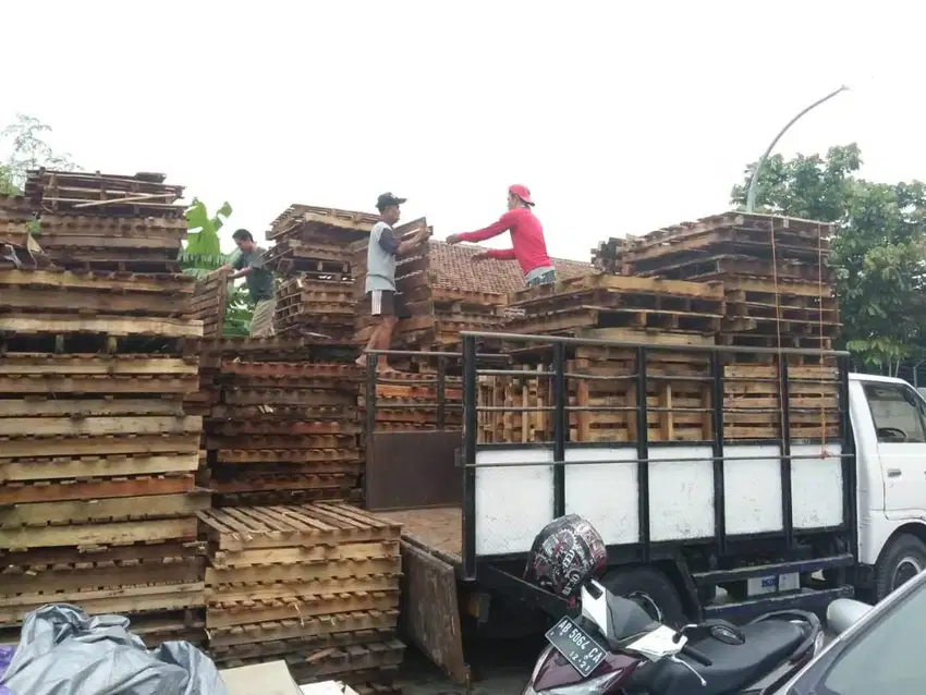 raja palet bekas alas keramik / granit