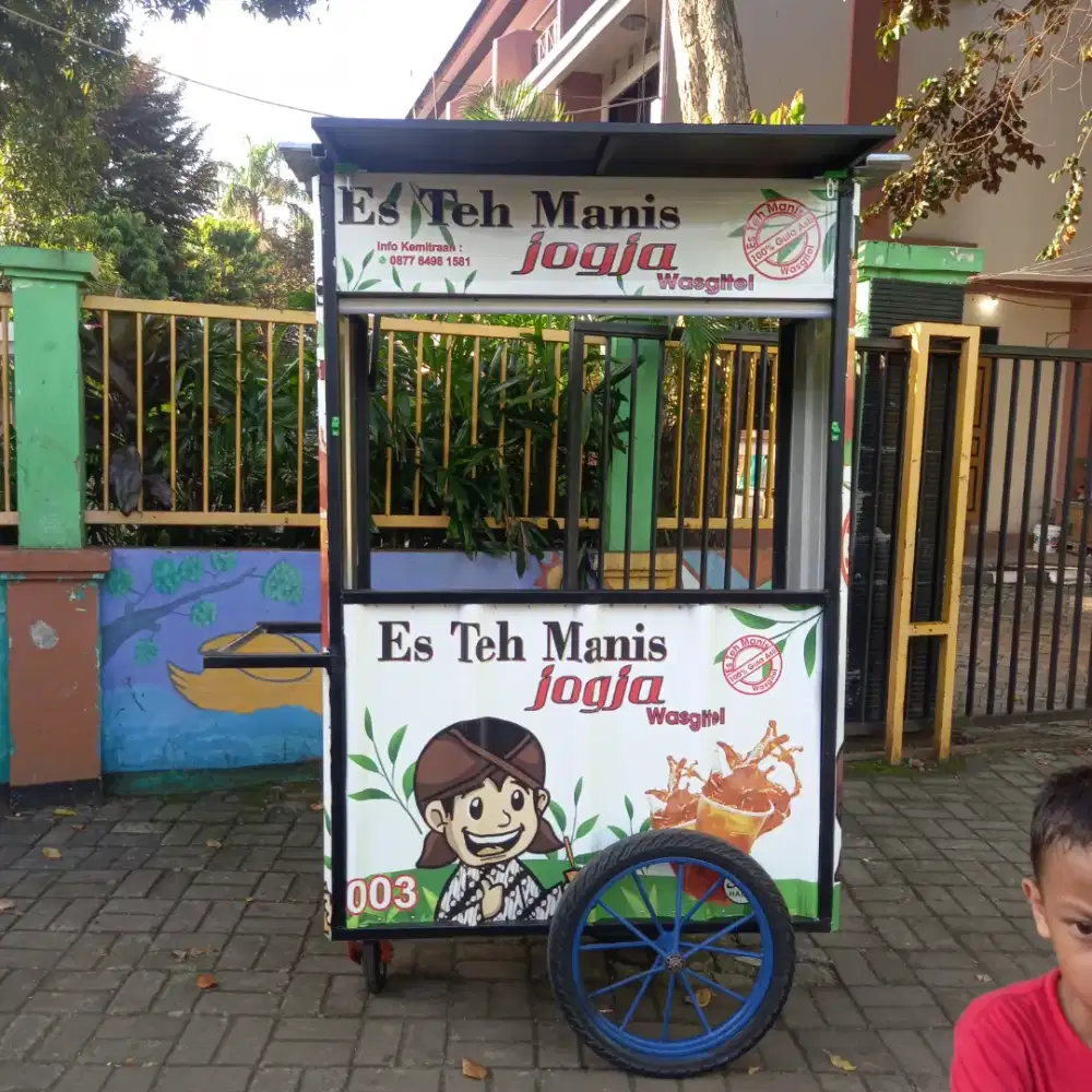 Gerobak besi semi kontainer es teh manis jogja