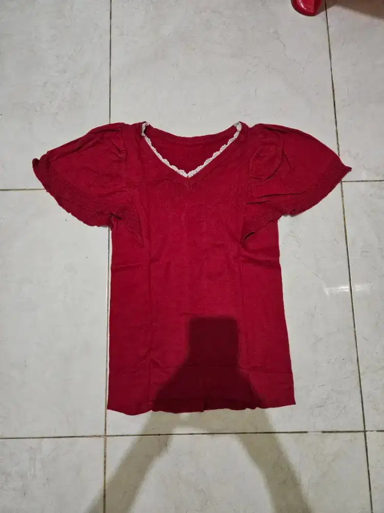 Baju rajutan bisa melar, sebelum melar lingkar dada +/- 72cm
