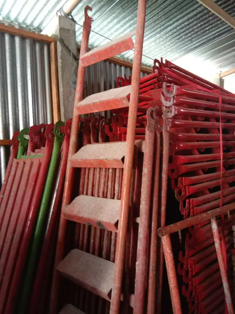 Tangga steger borders