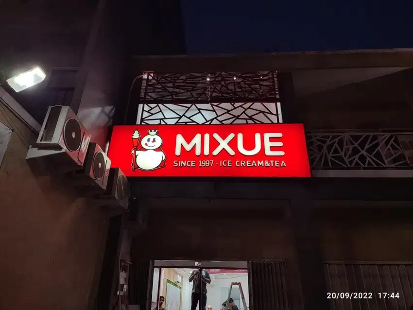 papan nama dan neon box