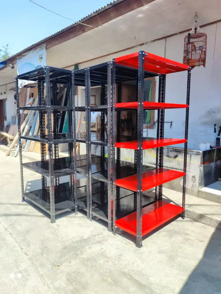 rak besi kondisi baru  kuat mantap