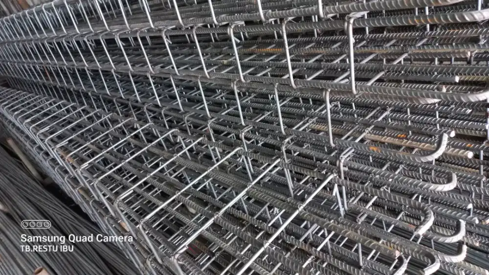 Besi rakitan kolom reng 8×15